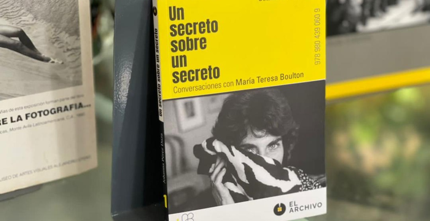 Revelar un secreto sobre un secreto desde la complicidad