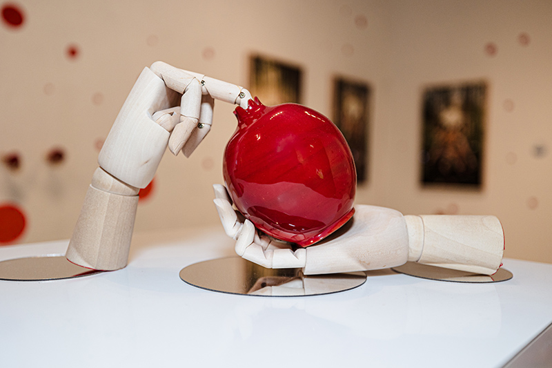 The Forbidden Fruit: Object of Desire se exhibe en Miami