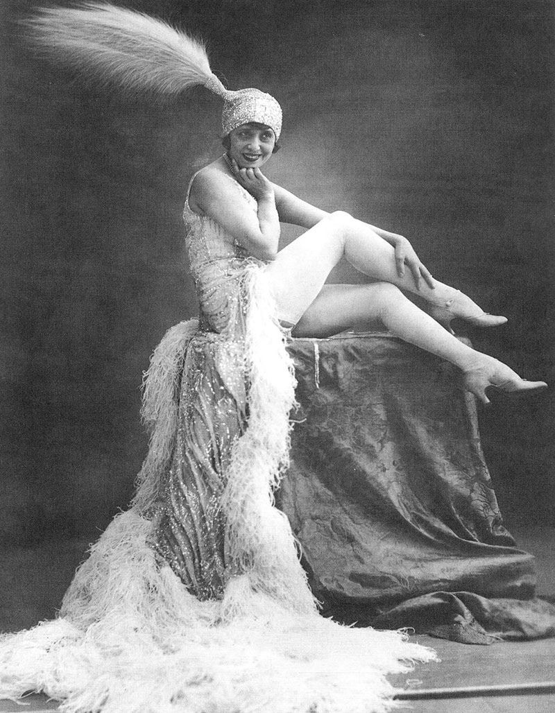 Mistinguett_Moulin_Rouge copia