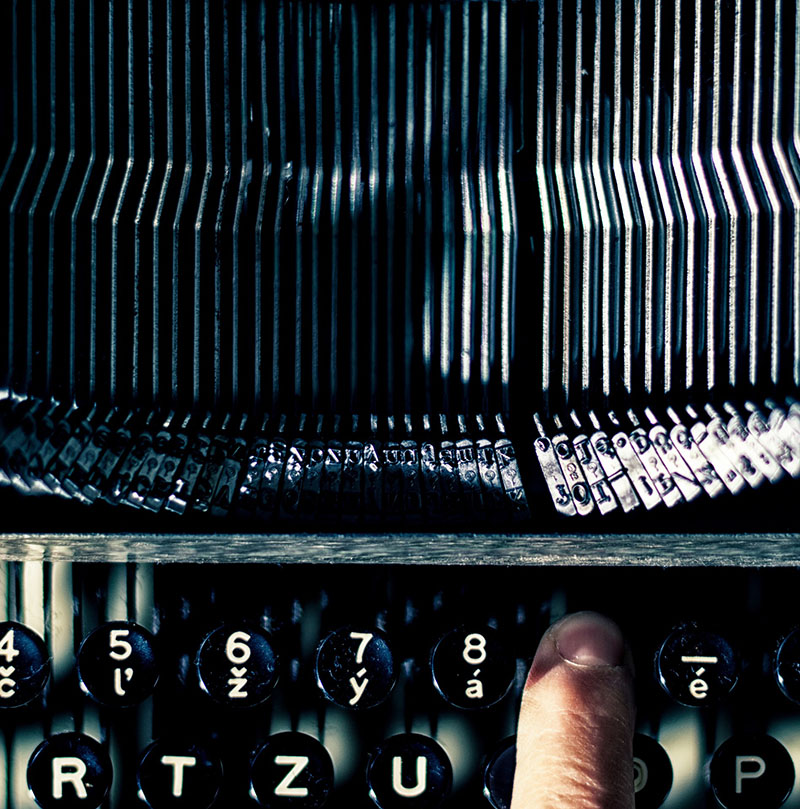 typewriter-1751326_1920 copia