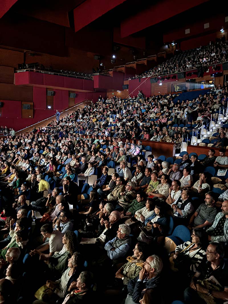 Sala de cine plena copia