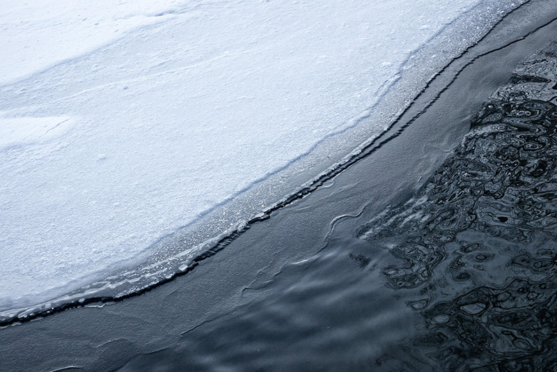 frozen-lake-7677444_1920 copia