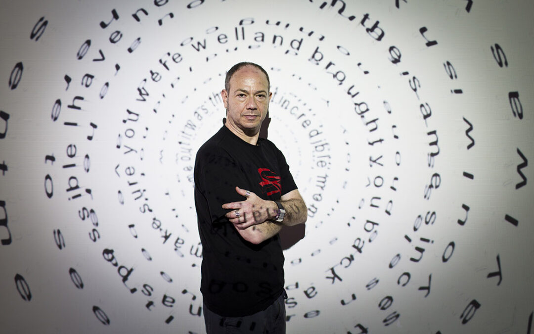 Eduardo Kac: La Luna es su lienzo, se acerca lo distante