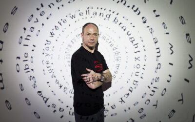 Eduardo Kac: La Luna es su lienzo, se acerca lo distante