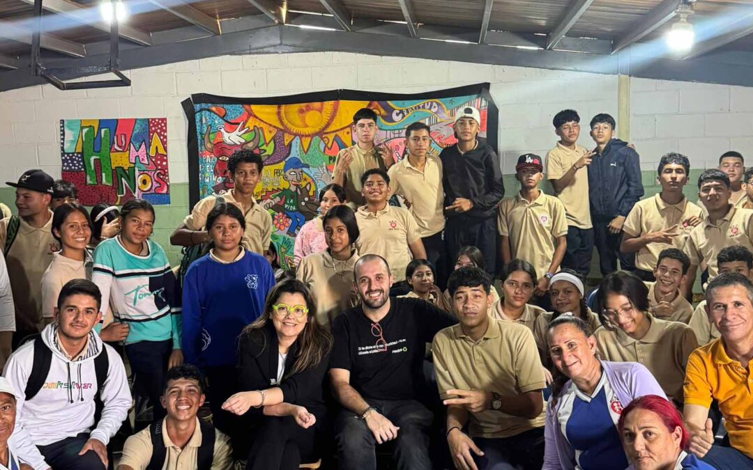 Basura o Riqueza: El mensaje de Taller NEO para el reciclaje en Venezuela