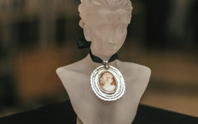 Carolina Valderrama: Orfebrería Contemporánea y Joyería de Autor